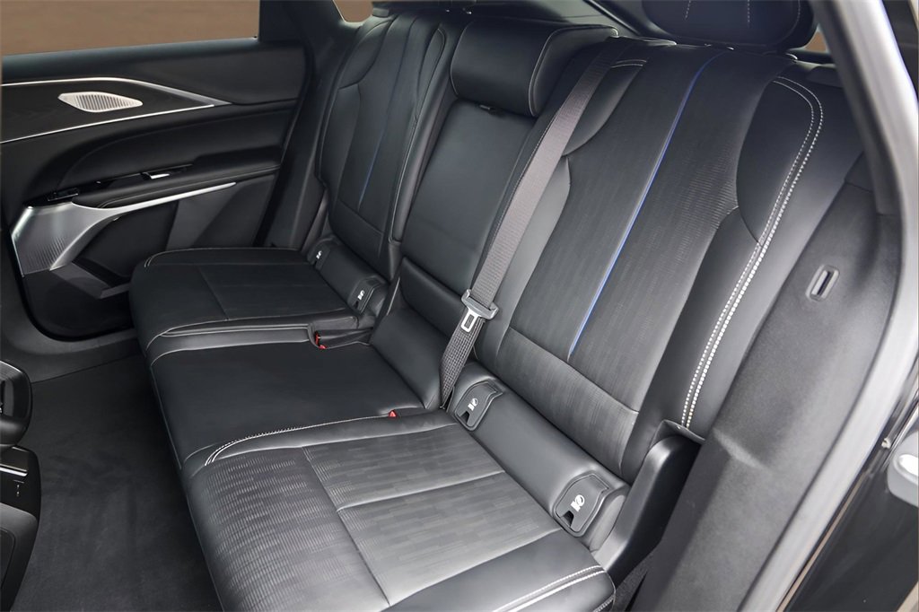 Used 2024 Cadillac Lyriq Luxury image 24