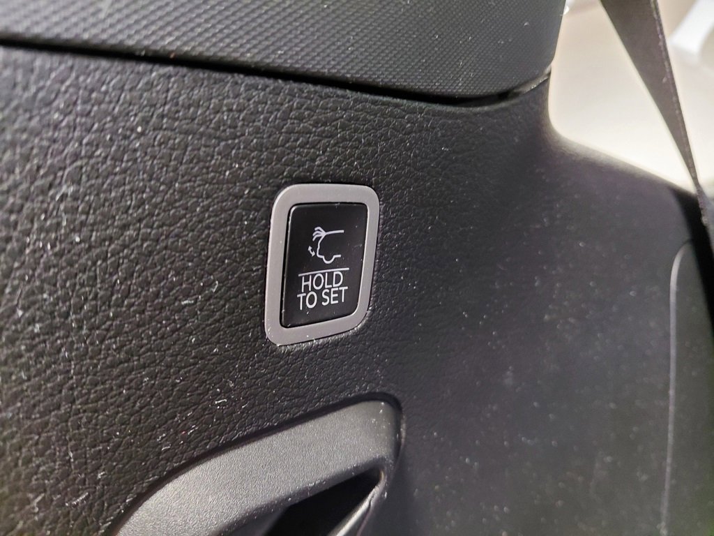 Used 2022 Jeep Grand Wagoneer Series III image 45