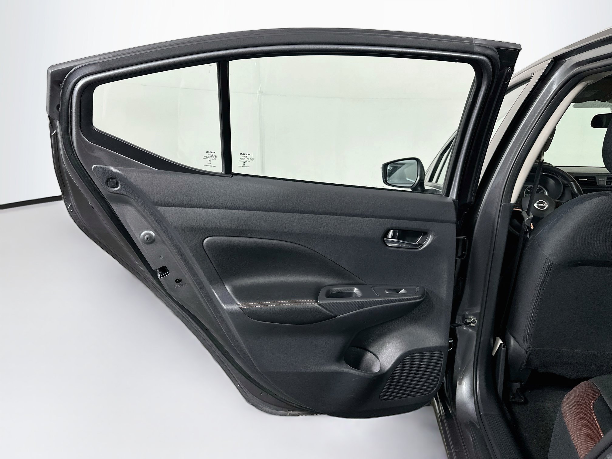 Used 2025 Nissan Versa SR FWD image 24