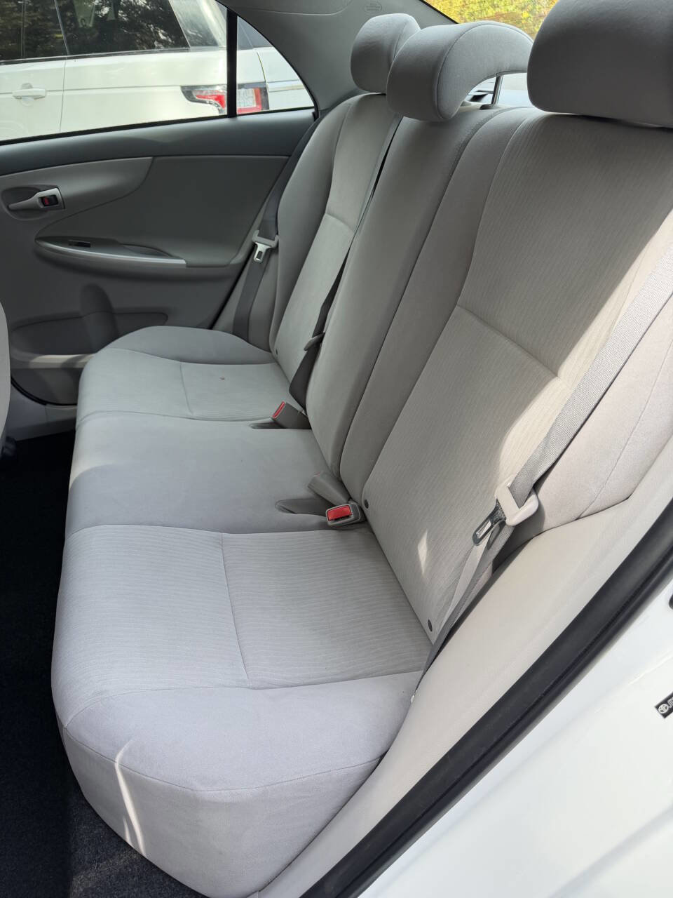 Used 2010 Toyota Corolla LE image 18