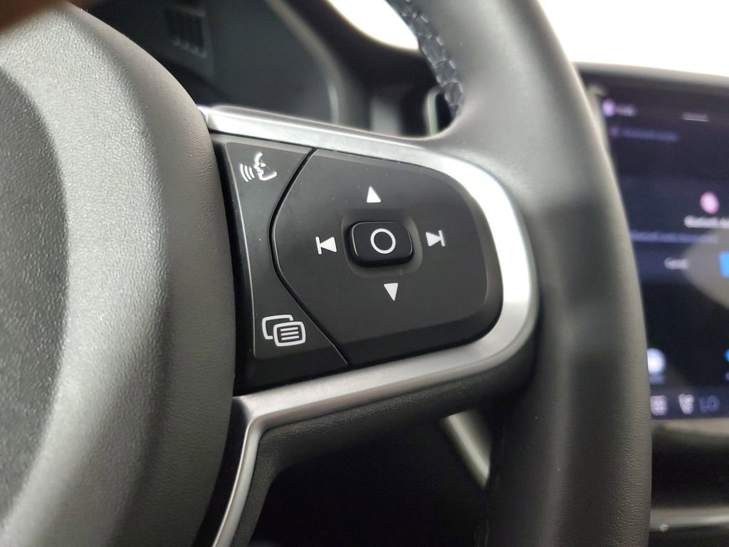 Used 2023 Volvo XC60 B5 Core w/ Climate Package image 28