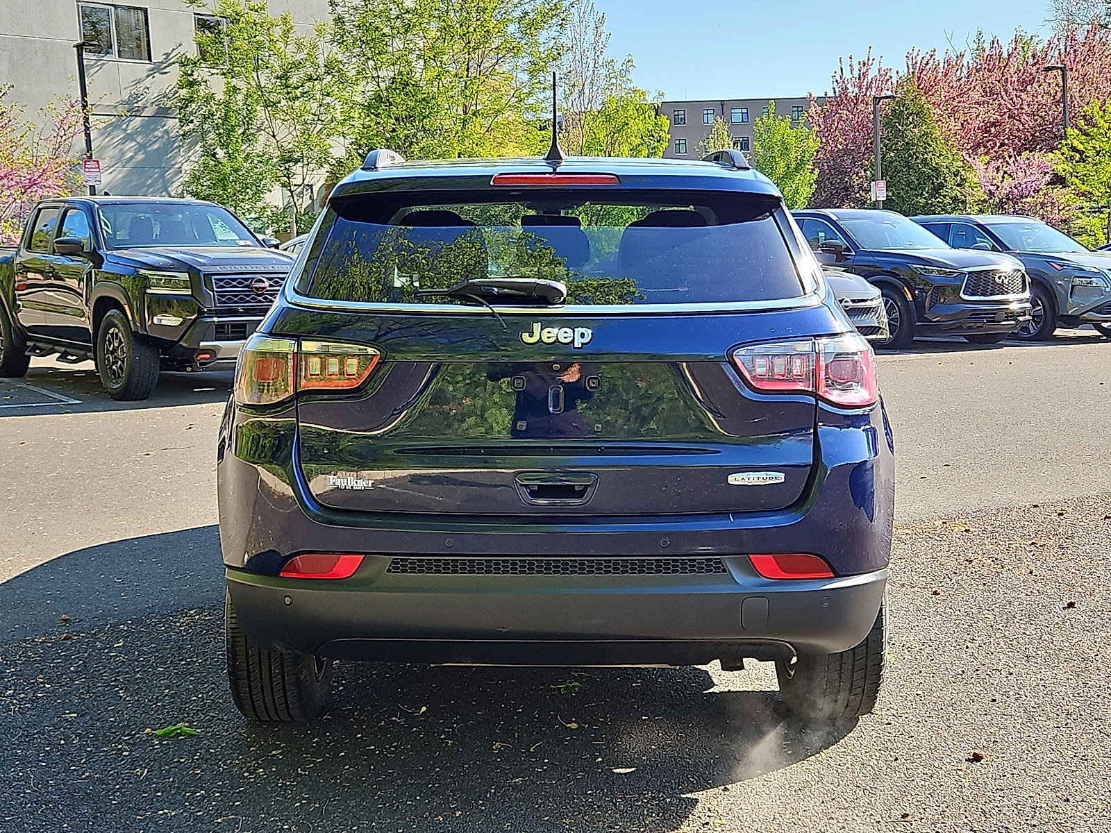 Used 2017 Jeep Compass Latitude w/ Popular Equipment Group FWD image 5