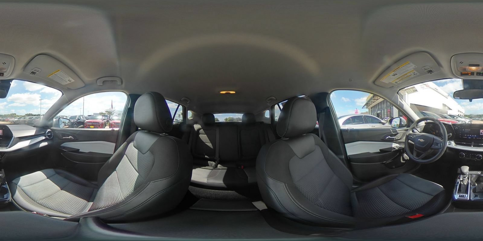 Used 2025 Chevrolet Trax LT FWD image 41
