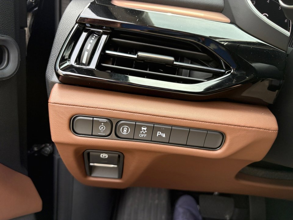 Used 2026 Acura MDX w/ Technology Package image 12