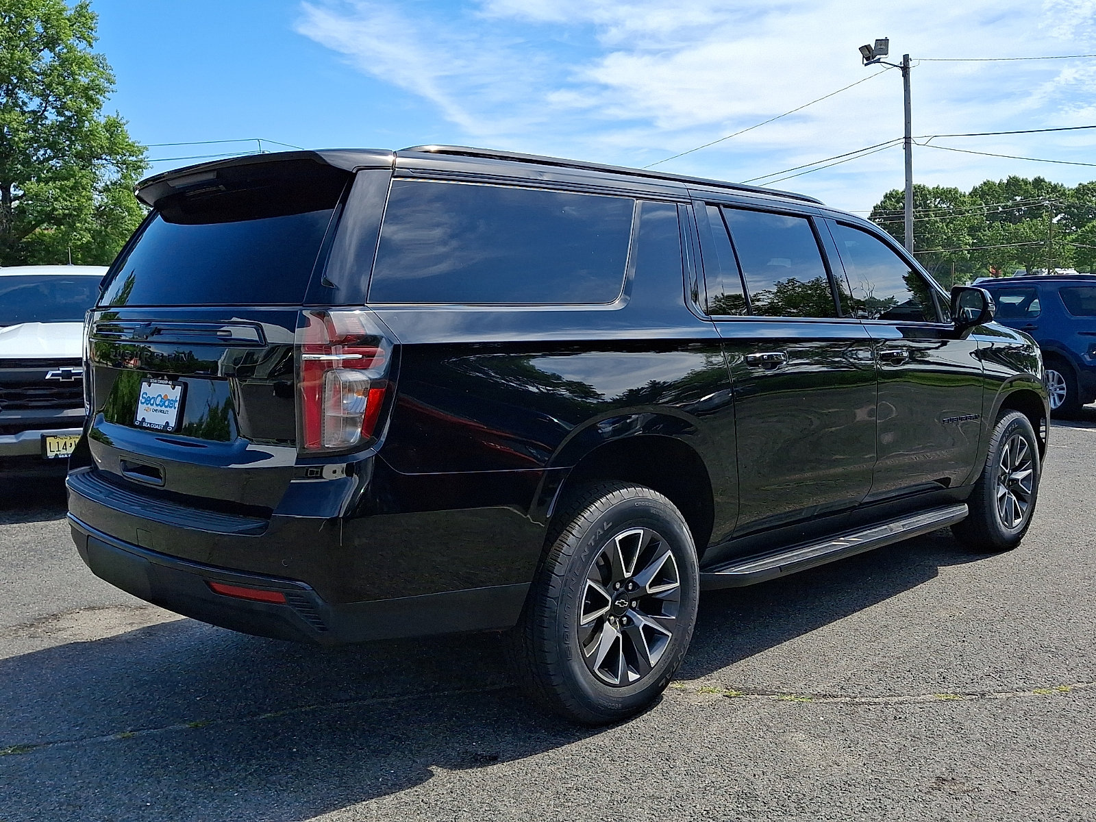 Certified 2024 Chevrolet Suburban RST w/ Luxury Package AWD/4WD image 6
