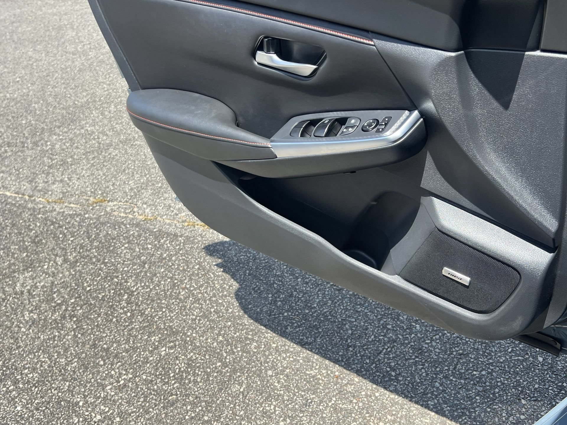 Used 2025 Nissan Sentra SR w/ SR Premium Package FWD image 15