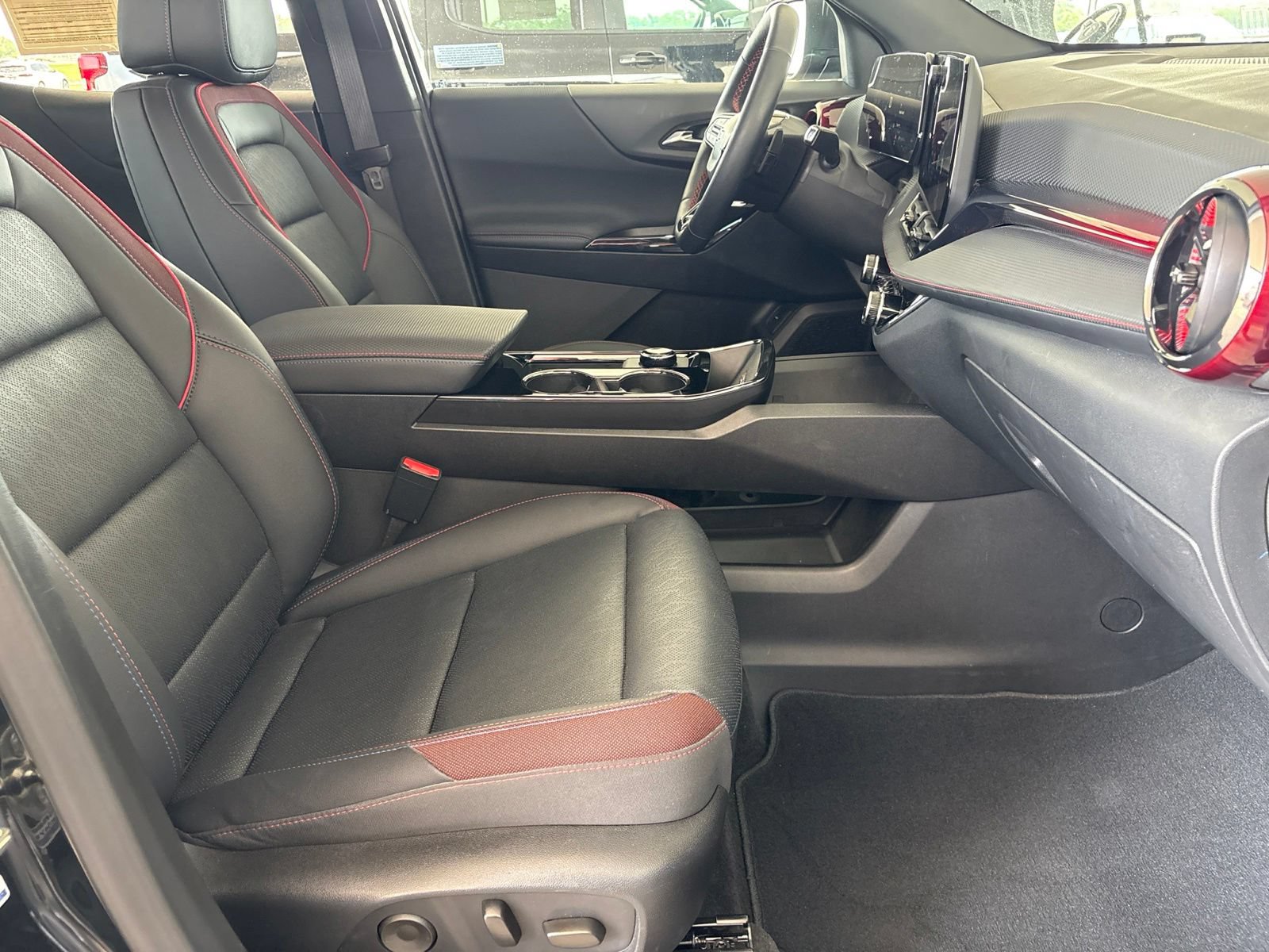 Used 2025 Chevrolet Equinox RS w/ Convenience Package III FWD image 20