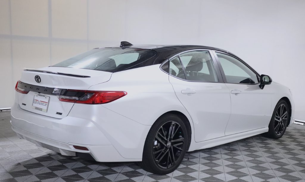 Used 2025 Toyota Camry XSE FWD image 6