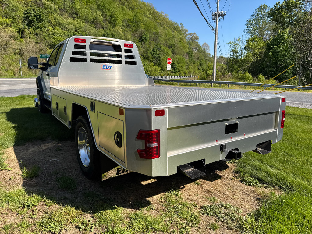 New 2026 Ford F550 4x4 Supercab Super Duty w/ XLT Value Package image 18