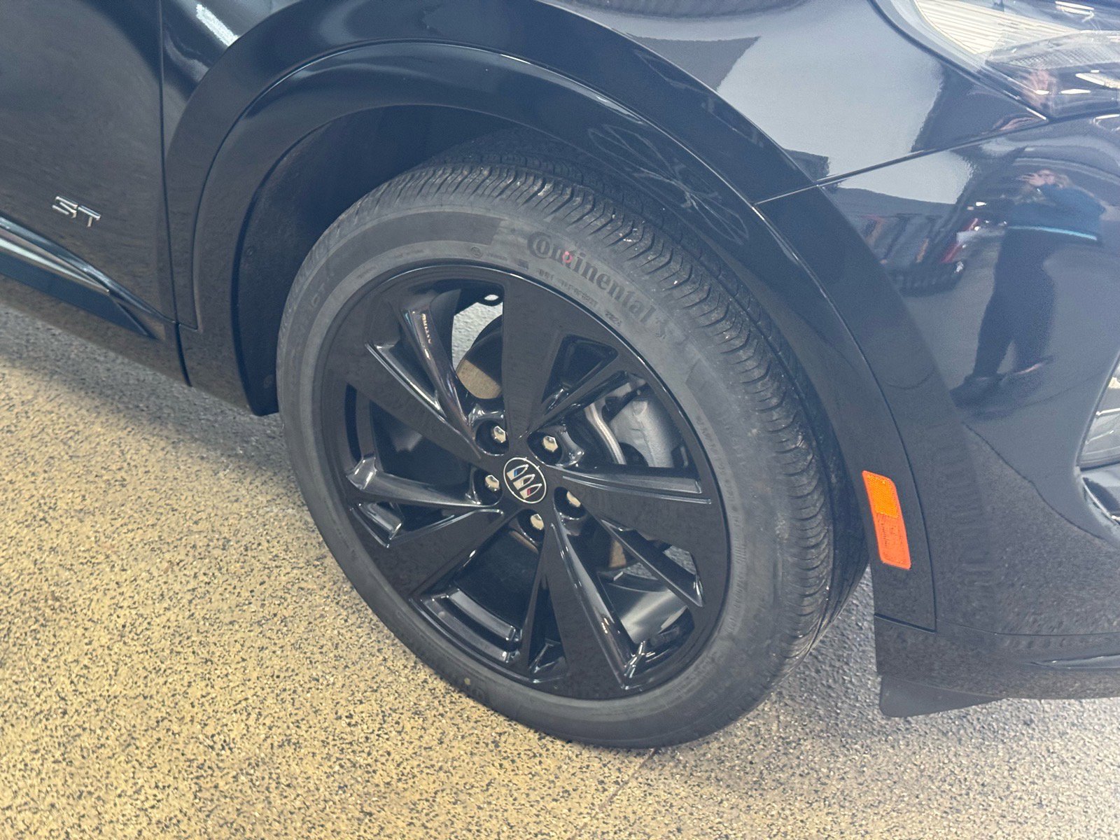 Used 2024 Buick Envision Sport Touring image 4