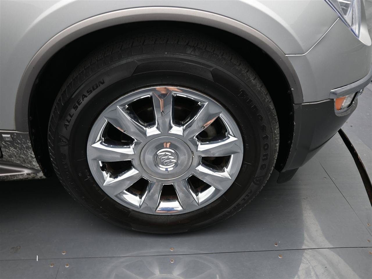 Used 2011 Buick Enclave CXL FWD image 18
