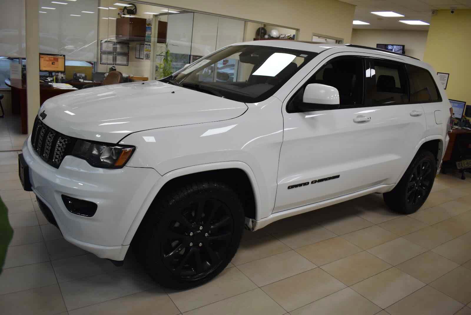 Used 2019 Jeep Grand Cherokee Altitude AWD/4WD image 8