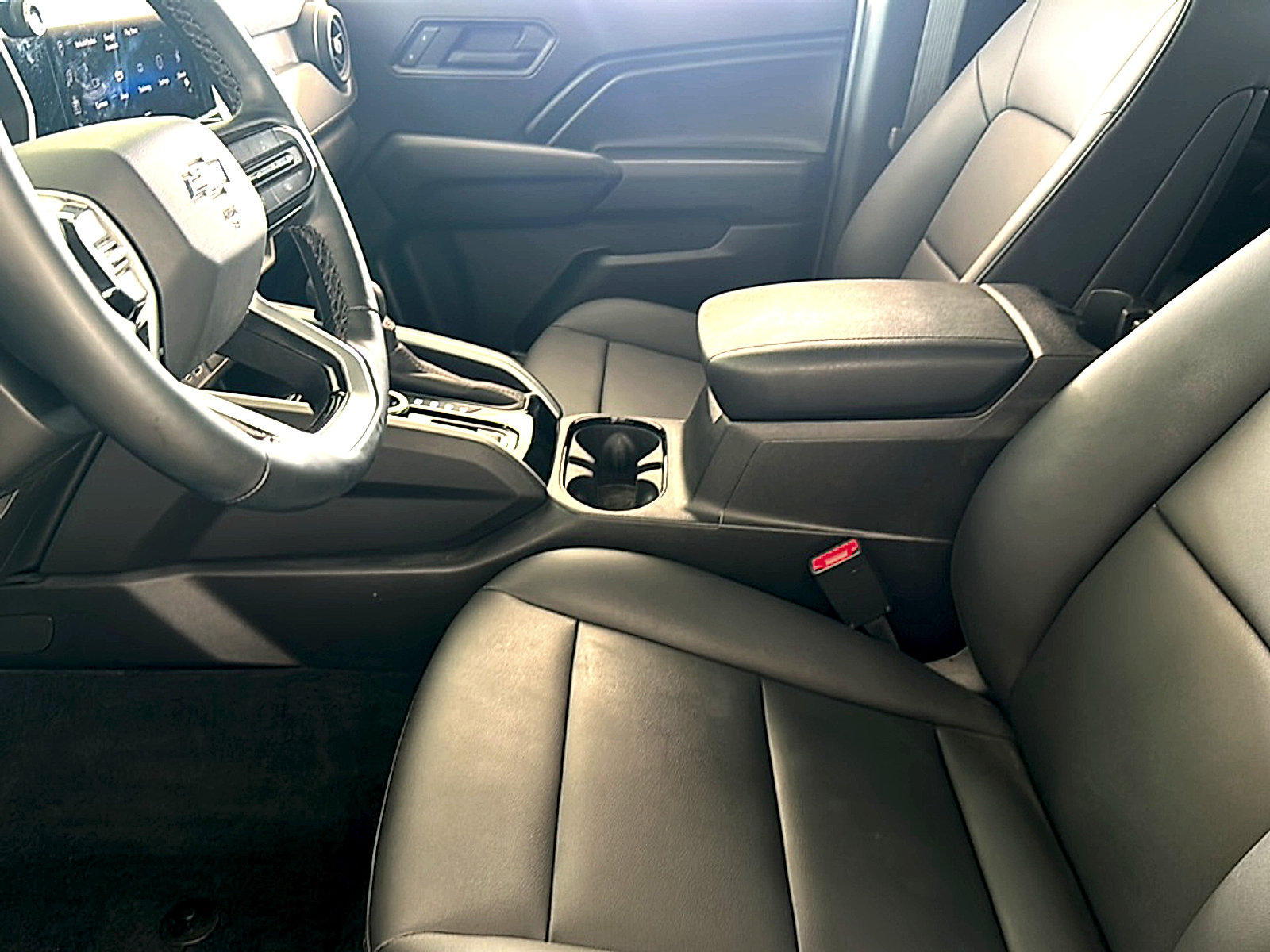 Used 2025 Chevrolet Colorado Trail Boss AWD/4WD image 13