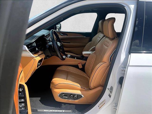 Used 2022 Jeep Grand Cherokee L Summit AWD/4WD image 27