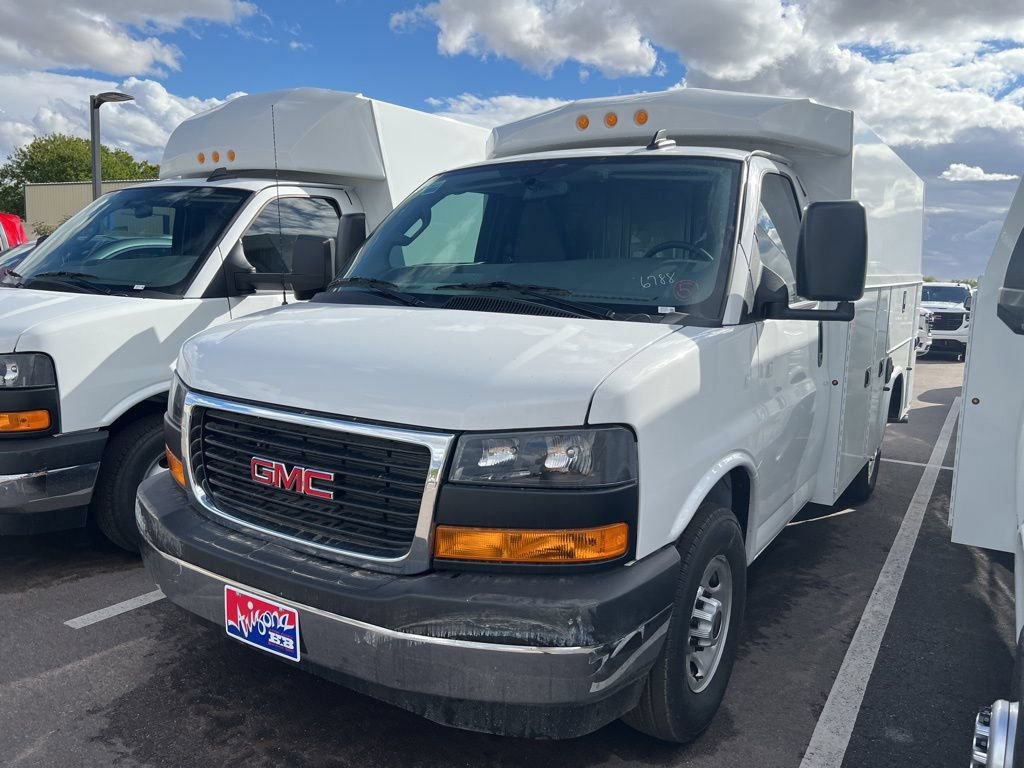 New 2025 GMC Savana 3500 w/ Power Convenience Package RWD image 1