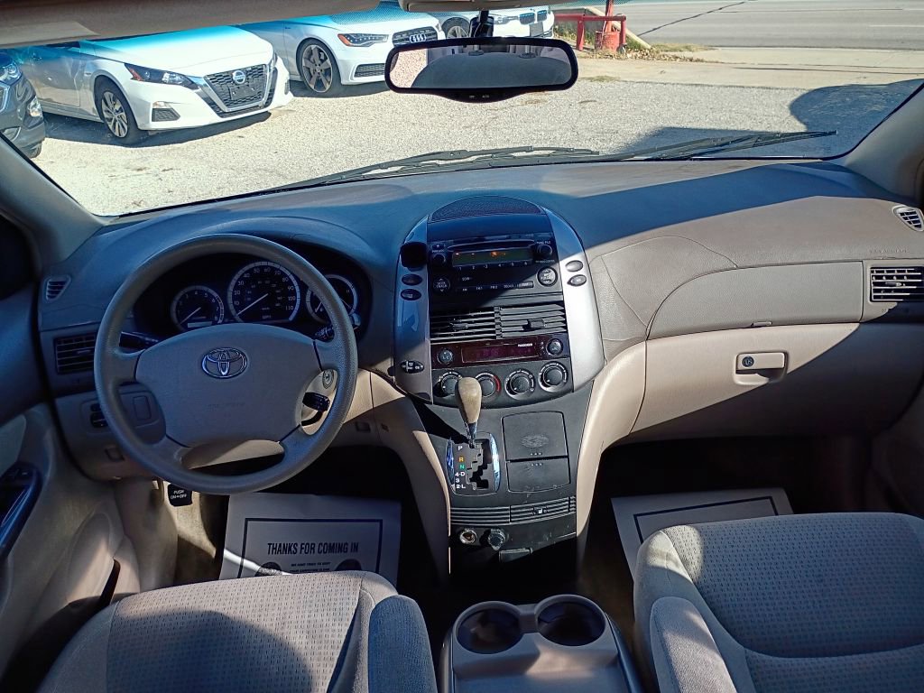 Used 2006 Toyota Sienna CE image 14