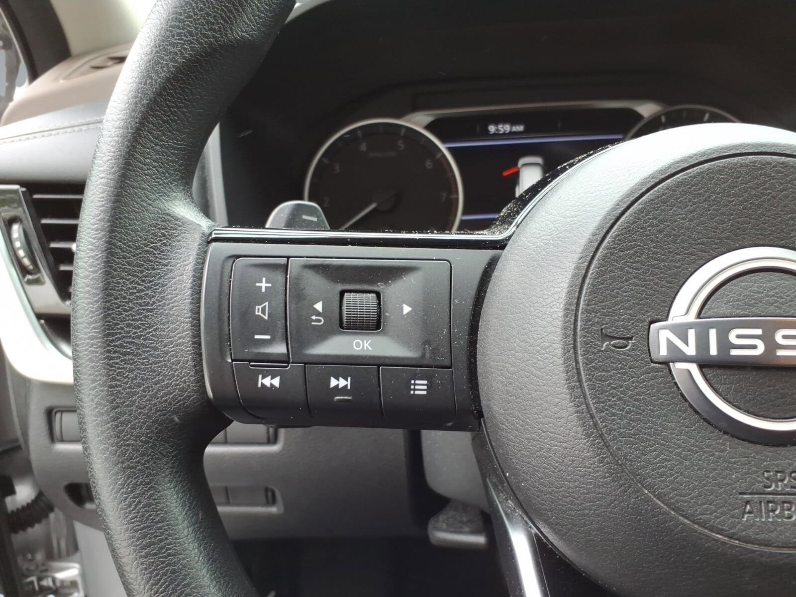 Used 2022 Nissan Rogue SV AWD/4WD image 13