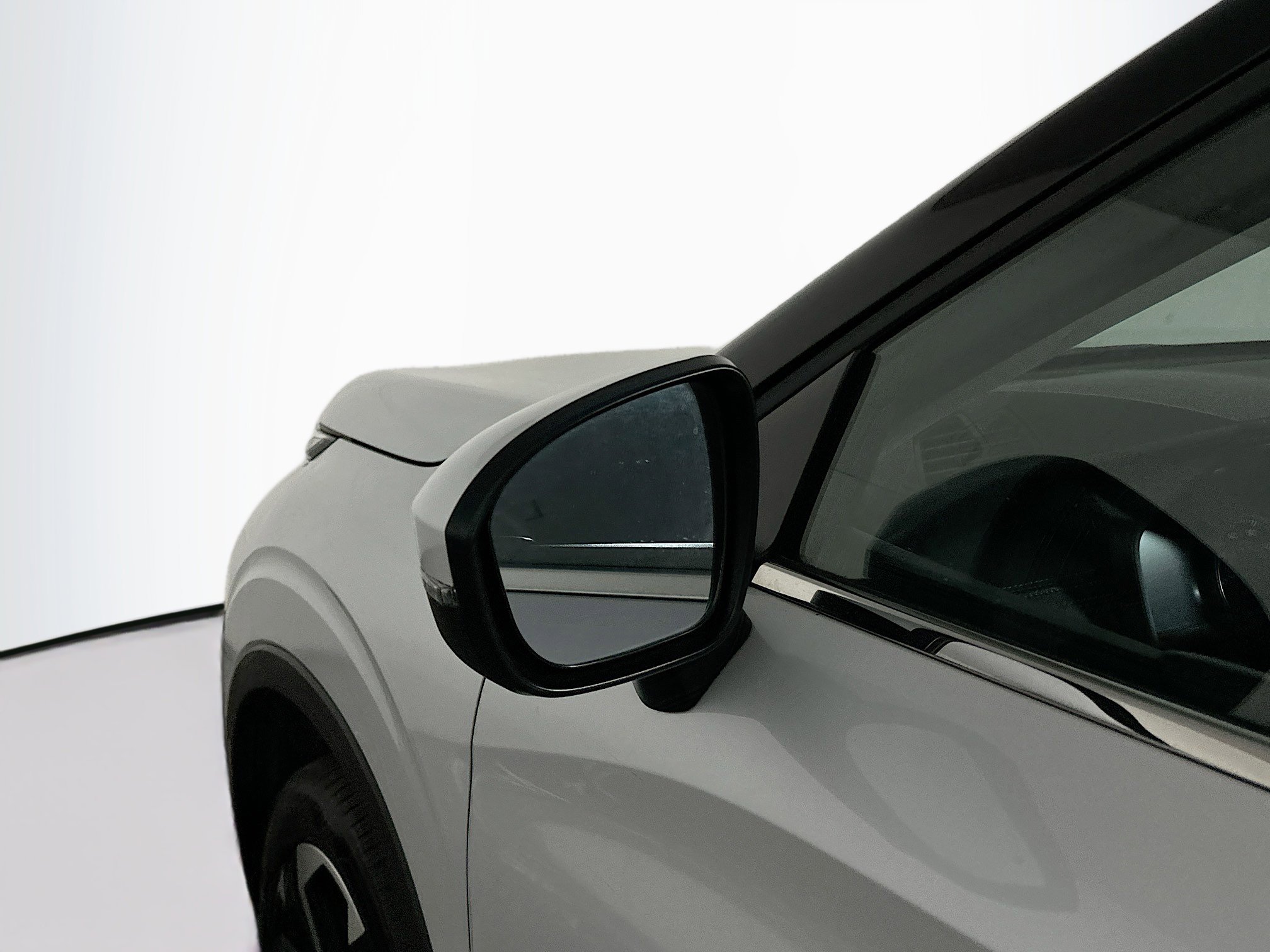 Used 2024 Mitsubishi Outlander SE image 16