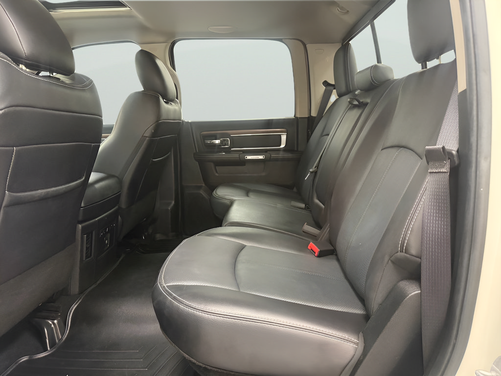 Used 2017 RAM 1500 Laramie w/ Convenience Group AWD/4WD image 13
