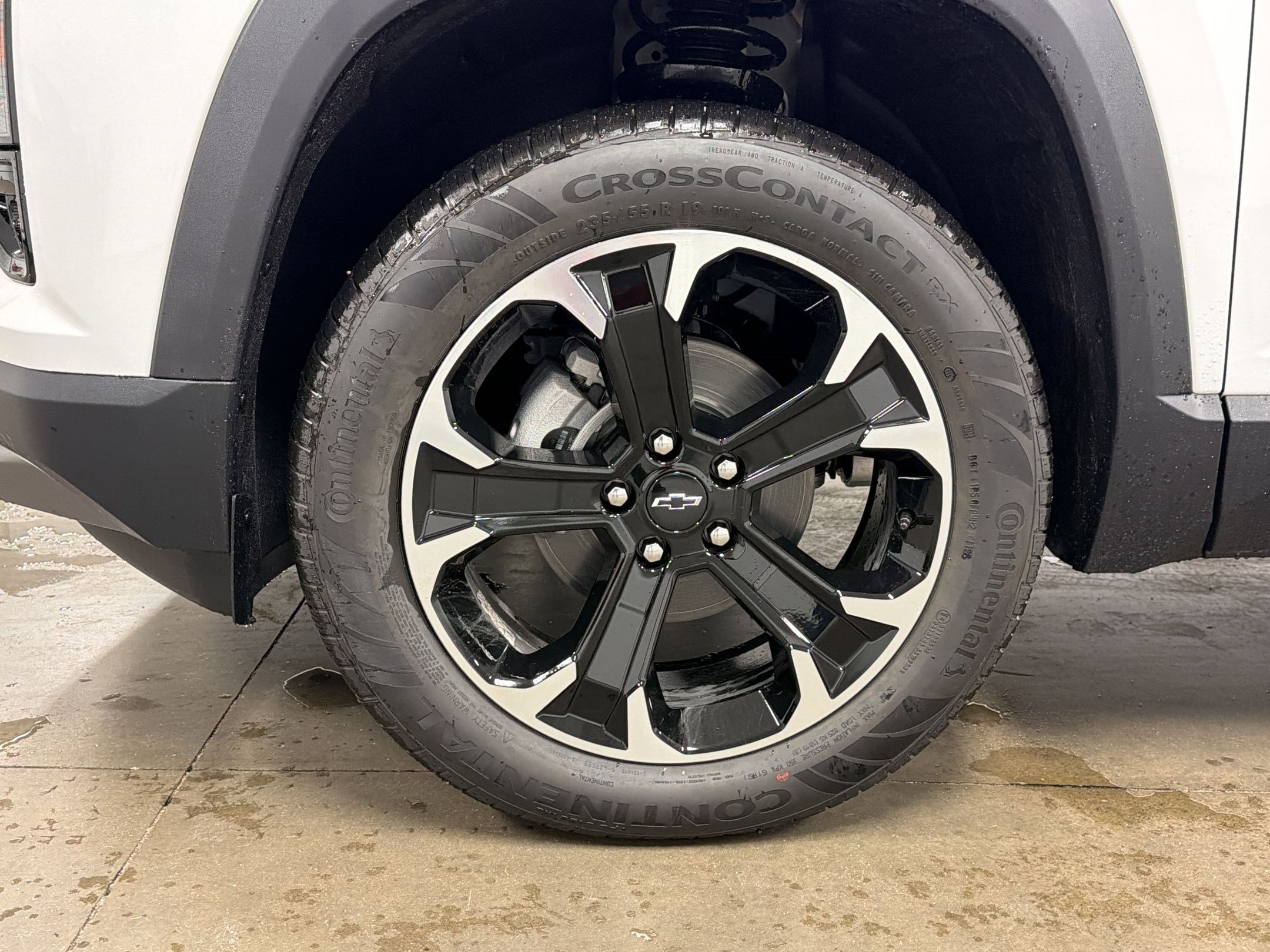 New 2026 Chevrolet Equinox LT w/ Convenience Package II FWD image 11