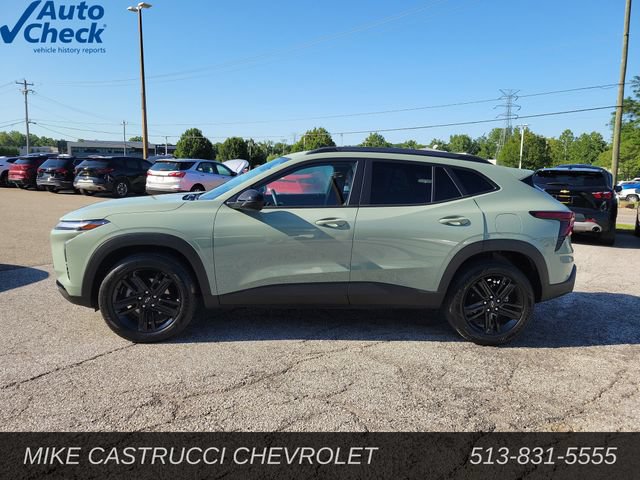 Used 2025 Chevrolet Trax ACTIV w/ Sunroof Package FWD image 2