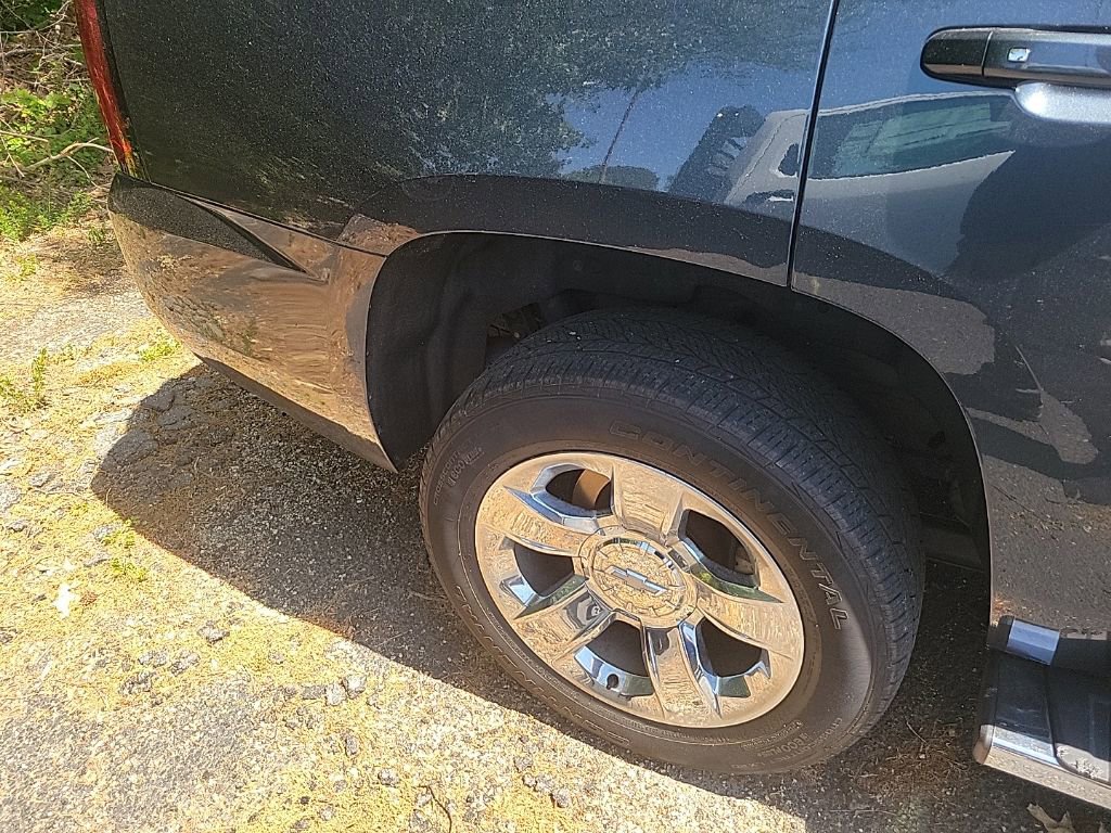 Used 2019 Chevrolet Tahoe LT w/ LT Signature Package AWD/4WD image 12