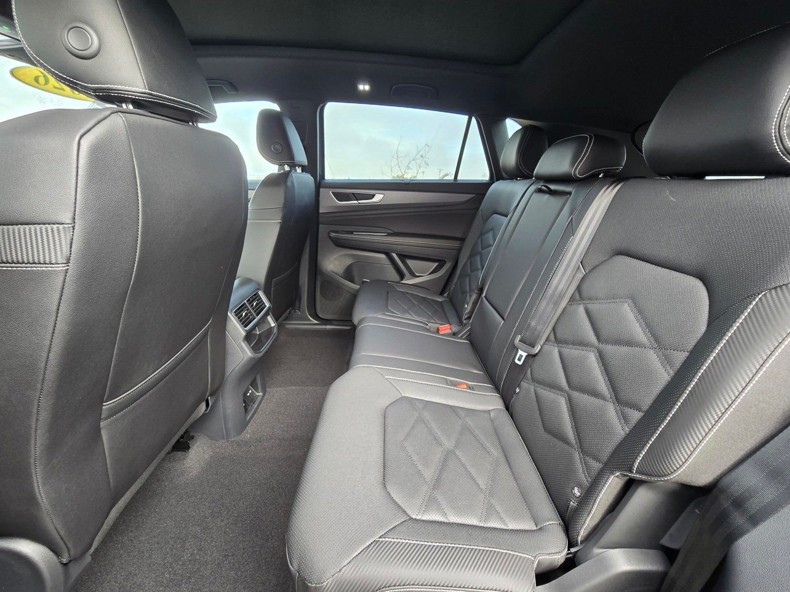 New 2026 Volkswagen Atlas Cross Sport SE FWD image 8