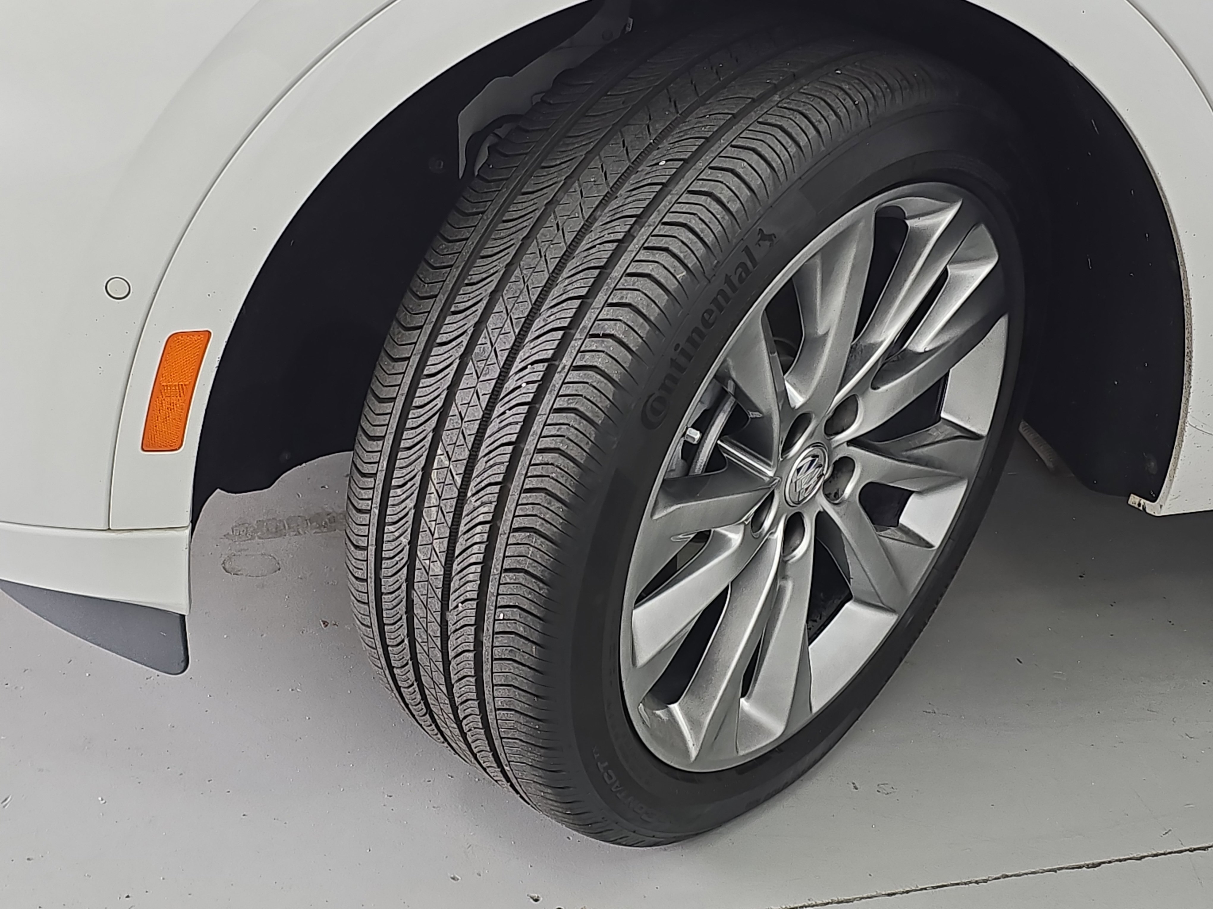 Used 2023 Buick Envision Avenir image 32