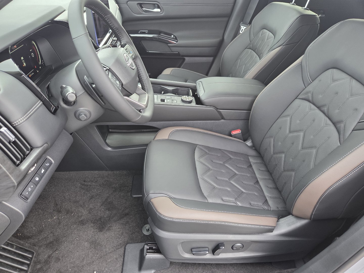 New 2026 Nissan Pathfinder Platinum AWD/4WD image 28