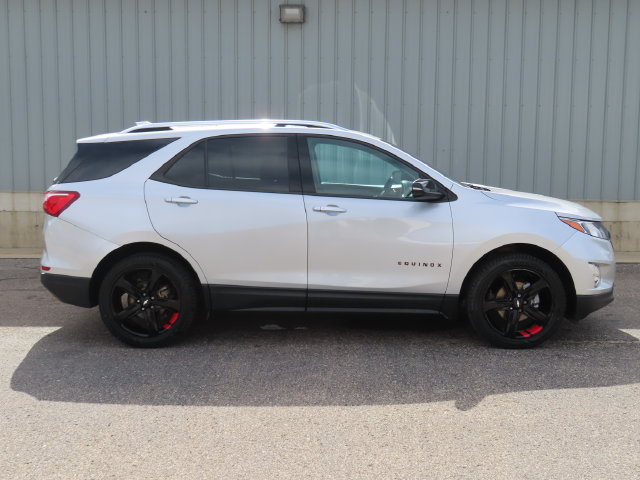 Used 2021 Chevrolet Equinox Premier w/ Redline Edition AWD/4WD image 2
