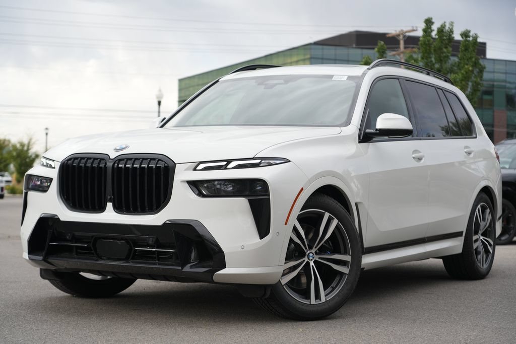 Used 2027 BMW X7 xDrive40i w/ M Sport Package AWD/4WD image 1