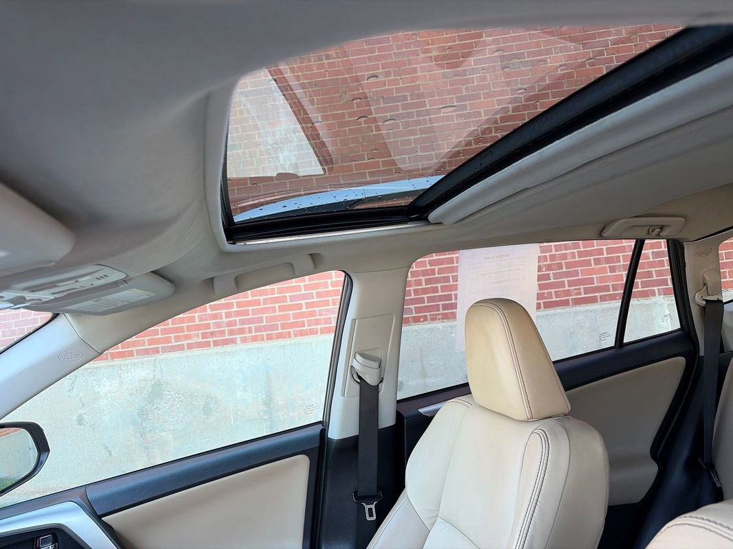 Used 2014 Toyota RAV4 Limited w/ Technology Package AWD/4WD image 10