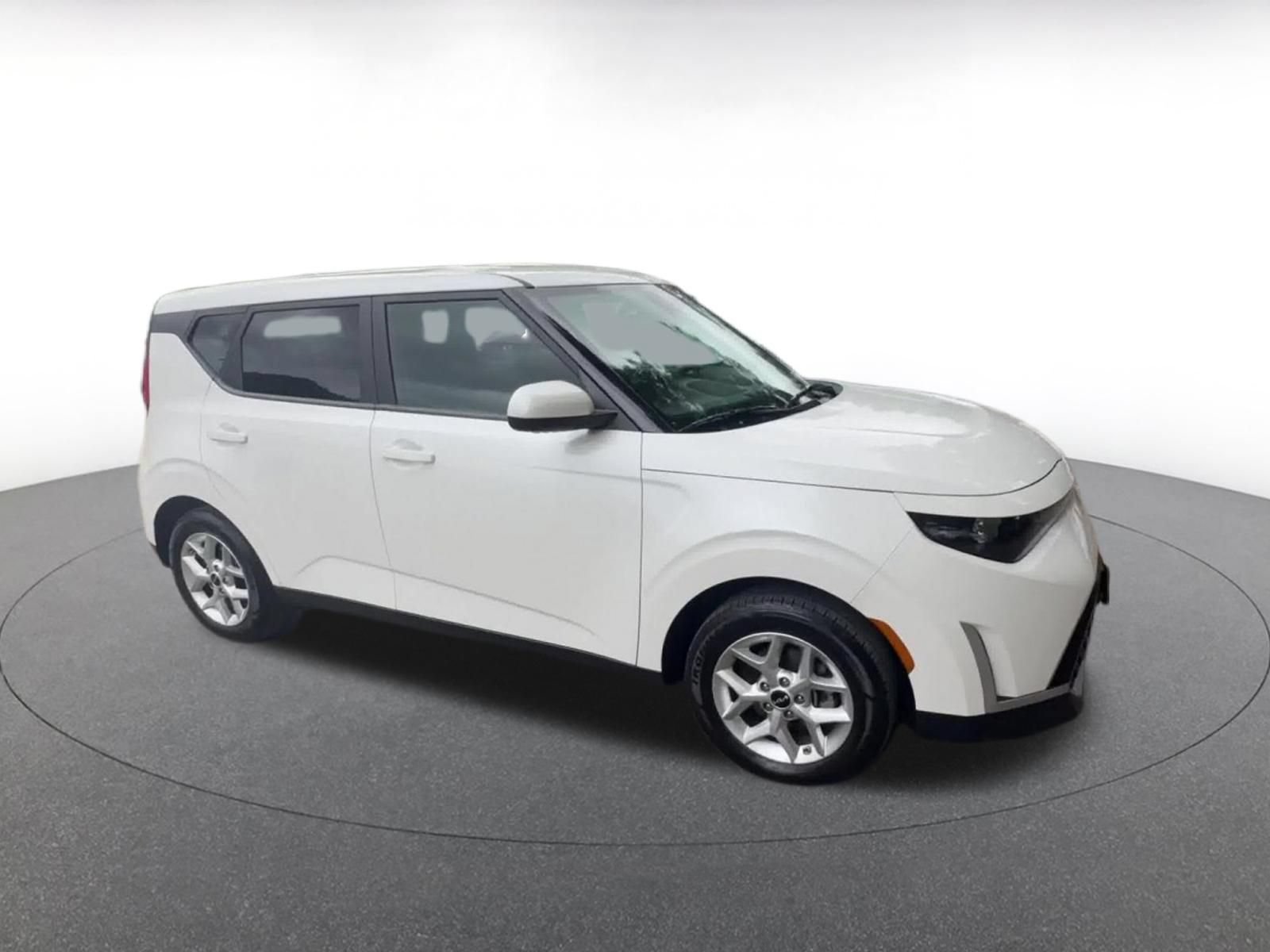 Used 2025 Kia Soul LX w/ LX Technology Package FWD video 2