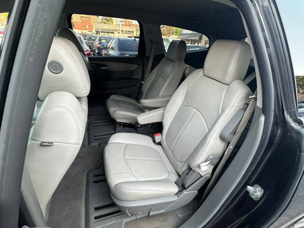 Used 2016 Chevrolet Traverse LT AWD/4WD image 23