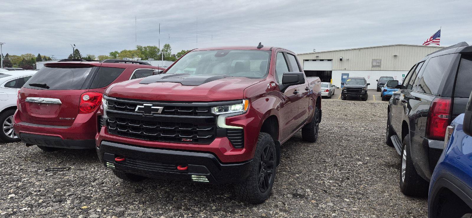 Used 2023 Chevrolet Silverado 1500 LT Trail Boss w/ Protection Package AWD/4WD image 1