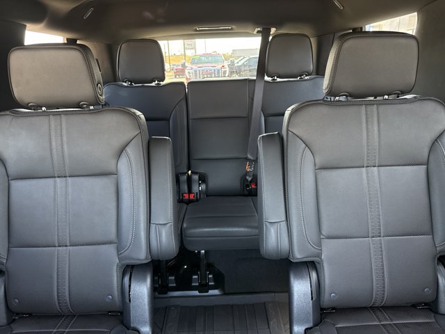 Used 2025 Chevrolet Tahoe High Country AWD/4WD image 20