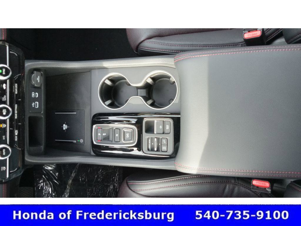 Certified 2025 Honda Pilot Black Edition image 22