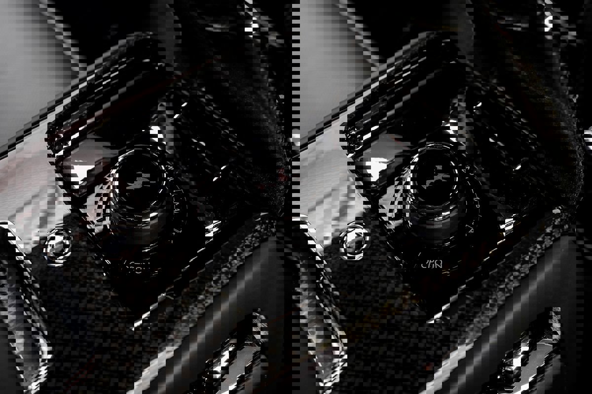 Used 2022 Rolls-Royce Cullinan Black Badge w/ Dark Exterior Package image 36