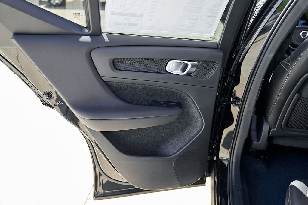 New 2026 Volvo XC40 B5 Plus AWD/4WD image 18