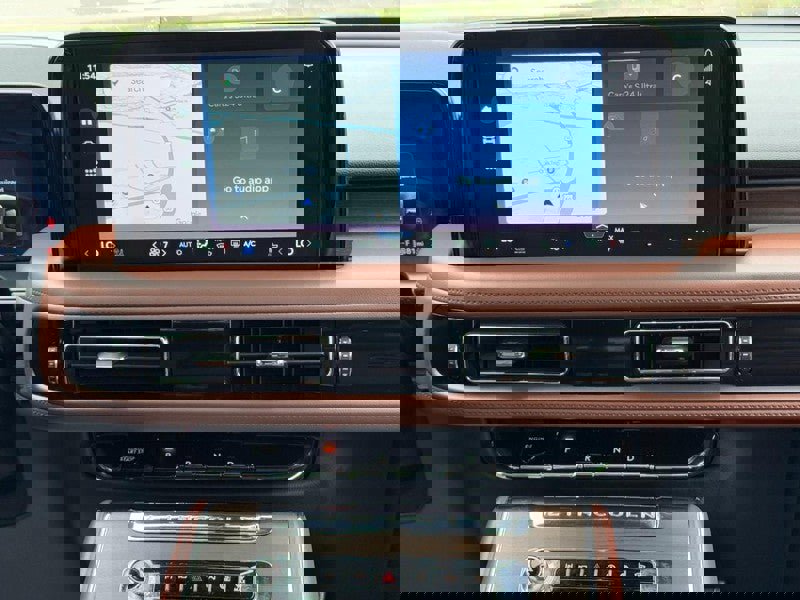 Used 2025 Lincoln Aviator Reserve w/ Equipment Group 201A image 14