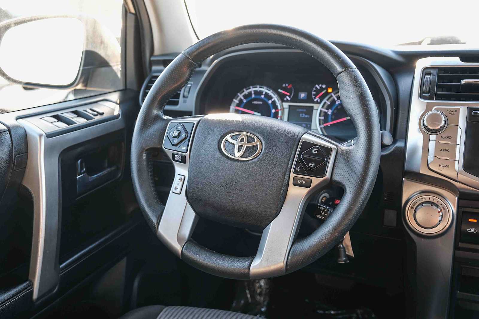 Used 2017 Toyota 4Runner SR5 AWD/4WD image 17