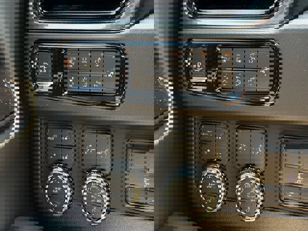 New 2026 GMC Yukon AT4 w/ AT4 Premium Plus Package image 28