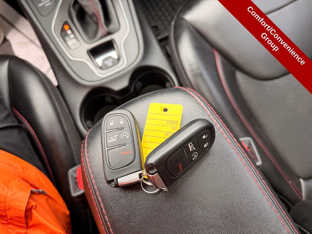 Used 2020 Jeep Cherokee Trailhawk w/ Comfort & Convenience Group image 29