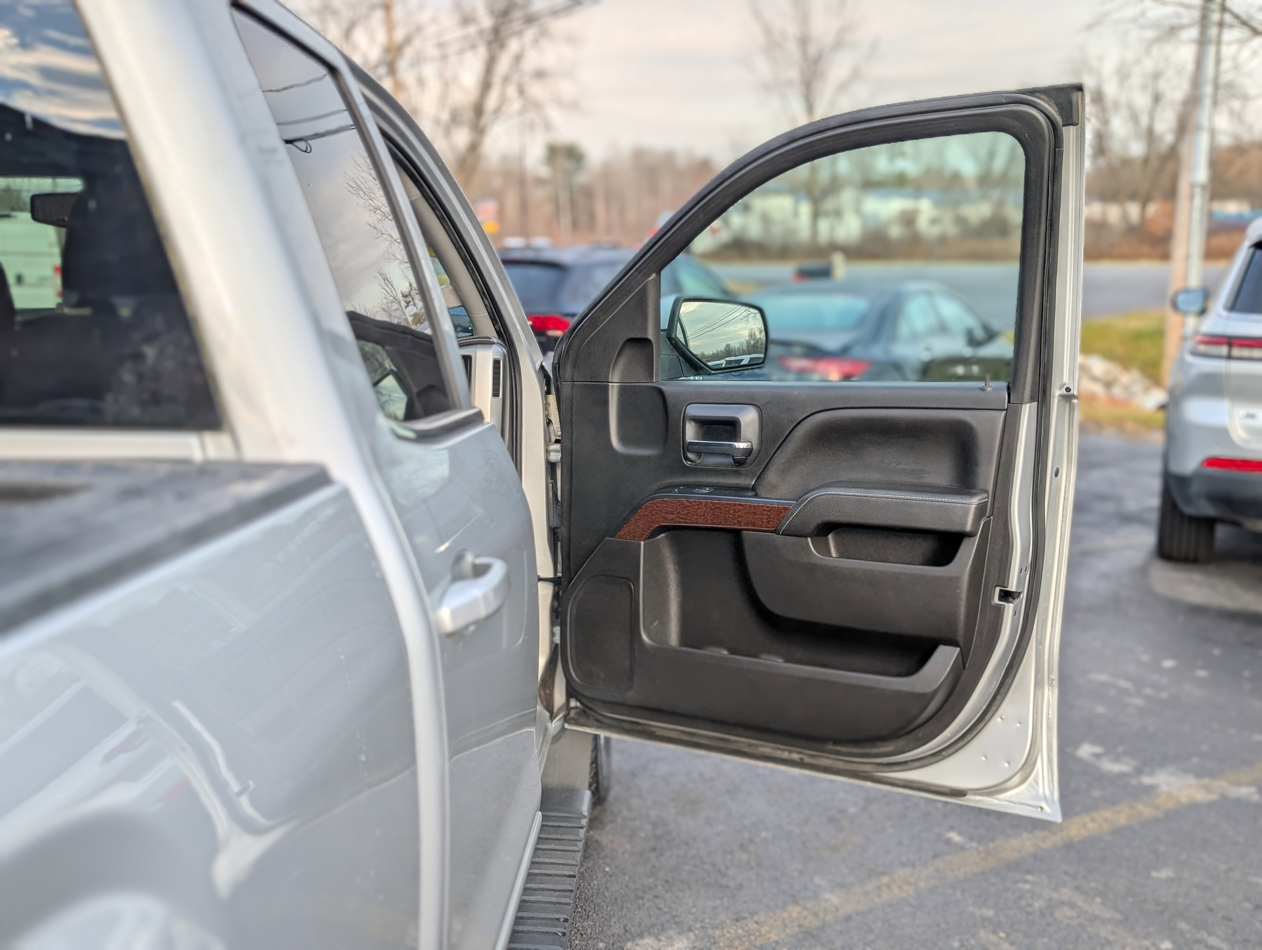 Used 2018 GMC Sierra 1500 SLE w/ SLE Value Package image 42