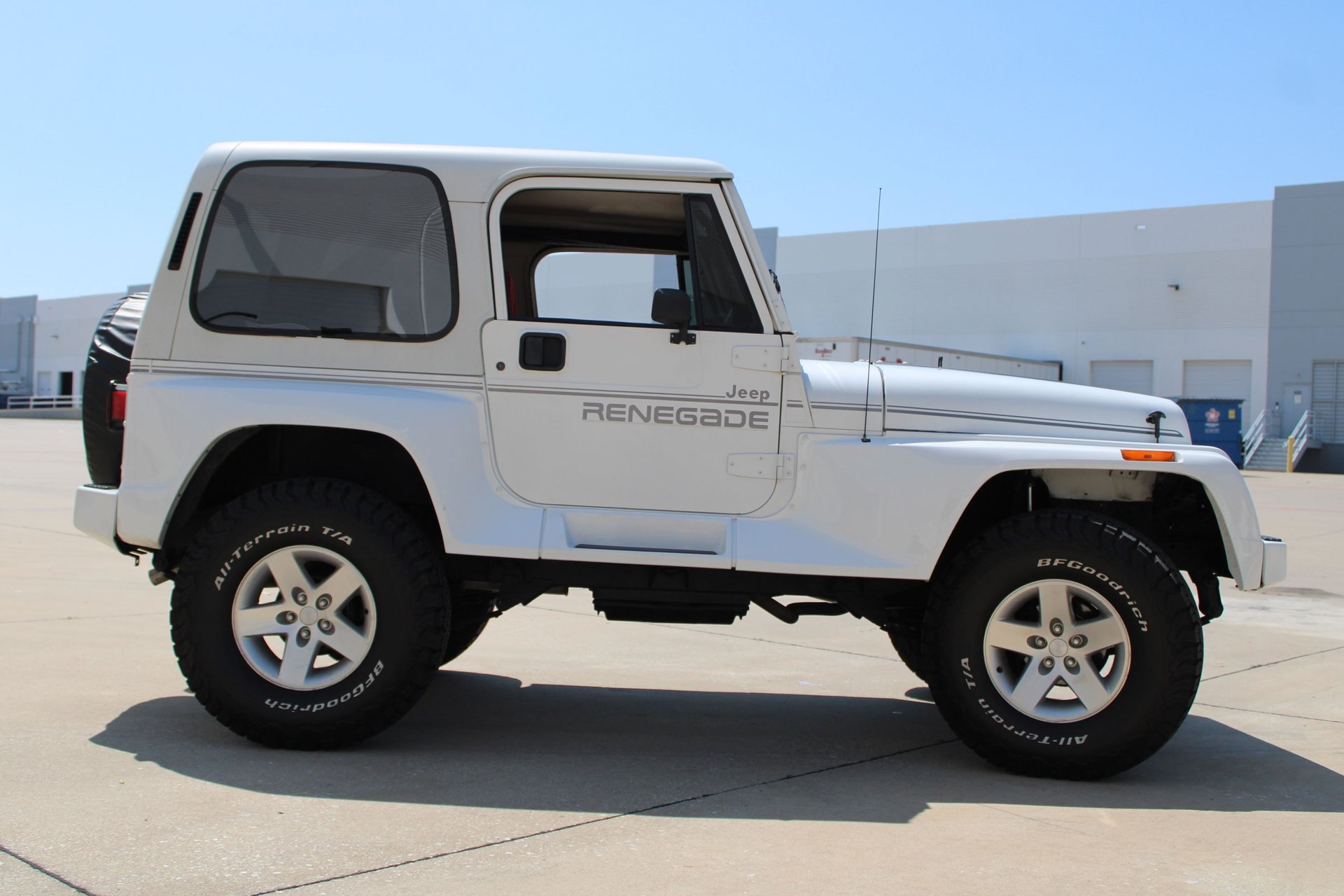 Used 1991 Jeep Wrangler Renegade AWD/4WD image 18