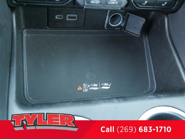 Used 2021 Chevrolet Tahoe Z71 w/ Z71 Signature Package AWD/4WD image 38