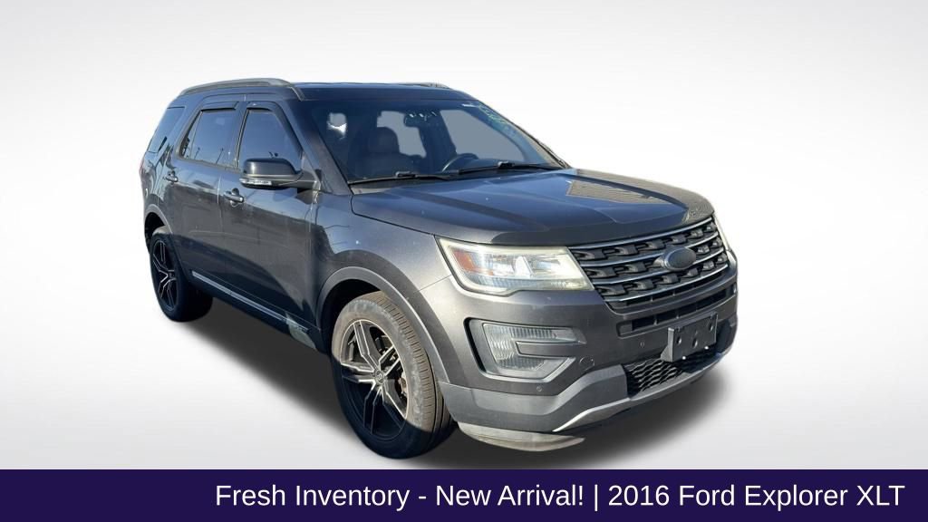 Used 2016 Ford Explorer XLT w/ Equipment Group 202A AWD/4WD image 1