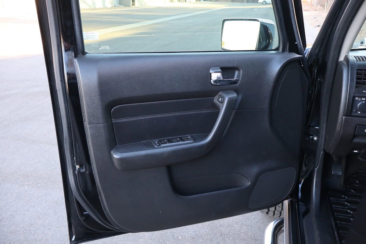 Used 2006 HUMMER H3 w/ Chrome Appearance Package image 23