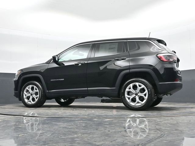 Used 2025 Jeep Compass Sport w/ Mopar Graphics Package AWD/4WD image 36