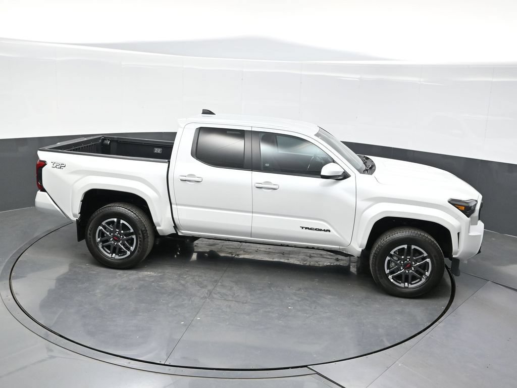 Used 2024 Toyota Tacoma TRD Sport AWD/4WD image 36